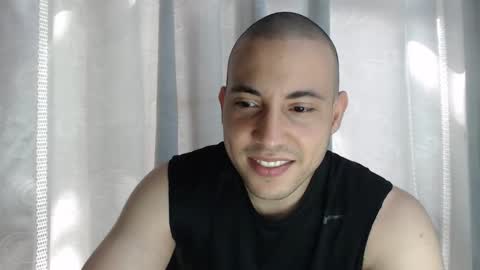 Snapshot of armando_2002 chatting on November 5, 2025, 6:41 pm ARMANDO online show from November 5, 2025, 6:41 pm