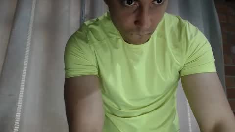 Snapshot of armando_2002 chatting on November 15, 2025, 4:25 pm ARMANDO online show from November 15, 2025, 4:25 pm