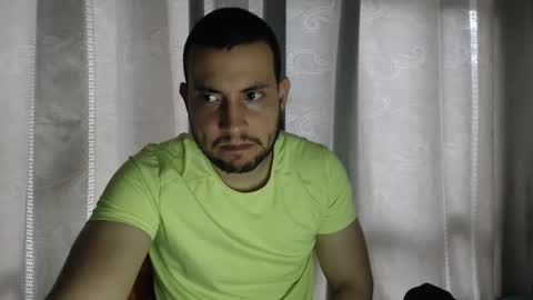 Snapshot of armando_2002 chatting on December 2, 2025, 6:47 pm ARMANDO online show from December 2, 2025, 6:47 pm