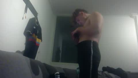 Snapshot of armandoueeal chatting on March 7, 2026, 12:29 am armandoueeal online show from March 7, 2026, 12:29 am