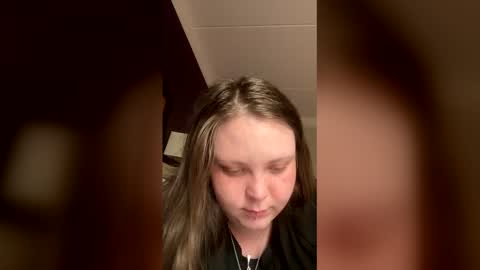 Snapshot of armoniskyee chatting on April 3, 2026, 3:54 pm armoniskyee online show from April 3, 2026, 3:54 pm