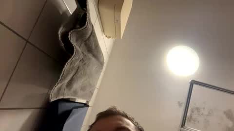 armyskater32 online show from November 26, 2025, 9:49 pm