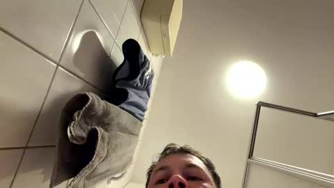 armyskater32 online show from May 4, 2026, 7:54 pm