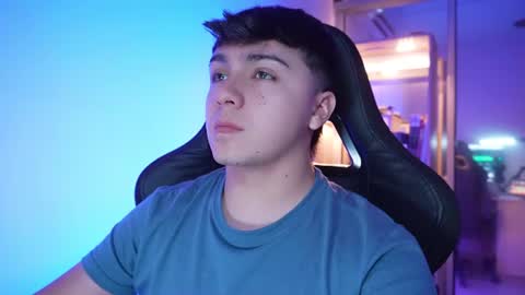aron__cooper online show from July 3, 2026, 12:50 am