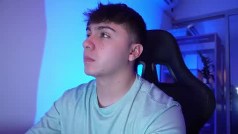 aron__cooper online show from July 11, 2026, 1:36 pm