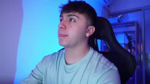 aron__cooper online show from July 15, 2026, 1:27 pm