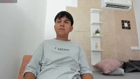 Snapshot of aron_alexa chatting on December 16, 2025, 9:09 pm Alexa Aron online show from December 16, 2025, 9:09 pm