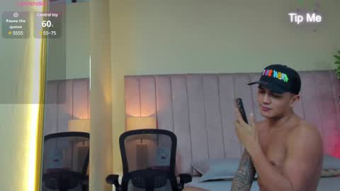 Snapshot of aron_bolt chatting on January 10, 2025, 2:35 am ARON BOLT online show from January 10, 2025, 2:35 am