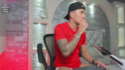 Snapshot of aron_bolt chatting on January 28, 2025, 2:31 pm ARON BOLT online show from January 28, 2025, 2:31 pm