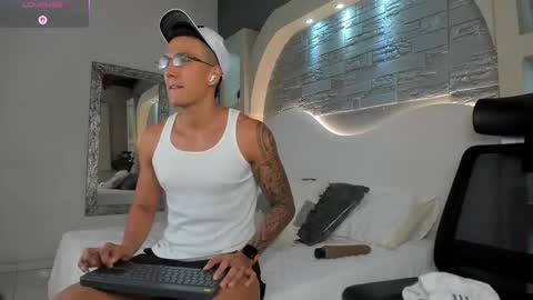 ARON BOLT online show from January 11, 2026, 2:55 pm