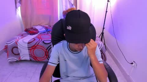 Aaron online show from April 24, 2026, 8:44 pm