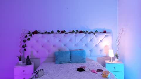 Aron cruz  online show from February 5, 2025, 2:16 pm