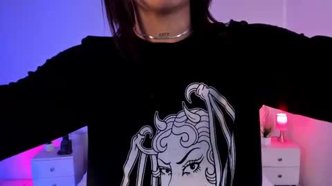 Aron cruz  online show from September 15, 2025, 1:22 pm