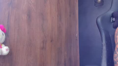 Snapshot of aron_ford chatting on December 6, 2024, 2:38 pm Aron ford online show from December 6, 2024, 2:38 pm