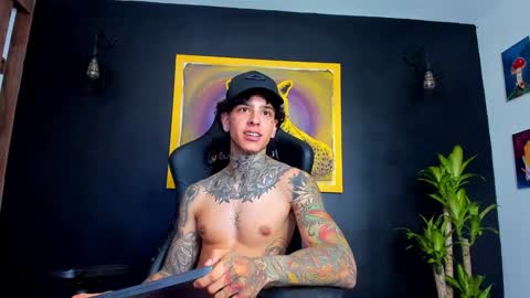 Snapshot of aron_ford chatting on January 4, 2025, 9:41 pm Aron ford online show from January 4, 2025, 9:41 pm