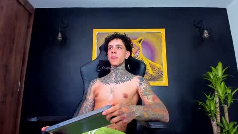 Snapshot of aron_ford chatting on January 5, 2025, 7:17 pm Aron ford online show from January 5, 2025, 7:17 pm