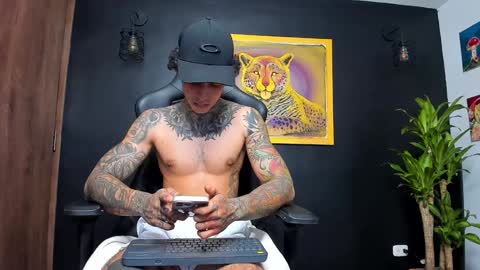 Snapshot of aron_ford chatting on January 28, 2025, 11:28 pm Aron ford online show from January 28, 2025, 11:28 pm