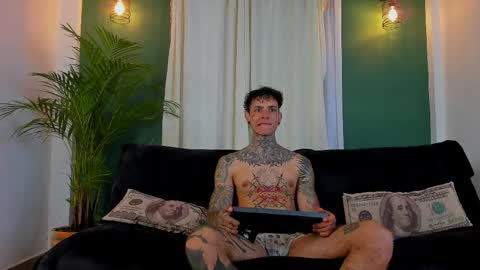 Snapshot of aron_ford chatting on May 28, 2026, 10:29 pm Aron ford online show from May 28, 2026, 10:29 pm