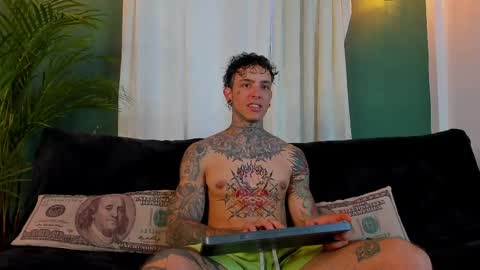Snapshot of aron_ford chatting on June 1, 2026, 9:16 pm Aron ford online show from June 1, 2026, 9:16 pm