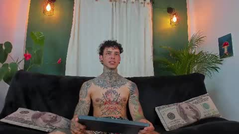 Snapshot of aron_ford chatting on June 11, 2026, 2:53 am Aron ford online show from June 11, 2026, 2:53 am