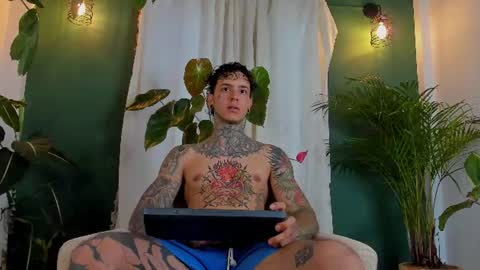 Snapshot of aron_ford chatting on July 16, 2026, 10:27 pm Aron ford online show from July 16, 2026, 10:27 pm