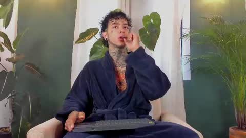 Snapshot of aron_ford chatting on July 30, 2026, 1:32 pm Aron ford online show from July 30, 2026, 1:32 pm