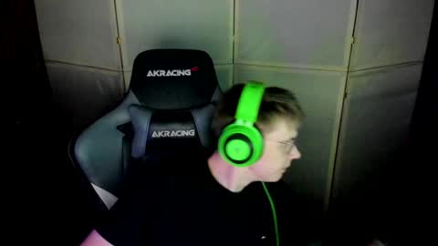 Snapshot of aron_neall chatting on December 23, 2024, 6:22 am biggest penis online show from December 23, 2024, 6:22 am