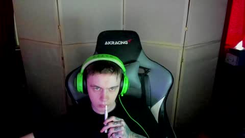 Snapshot of aron_neall chatting on January 21, 2025, 10:52 am biggest penis online show from January 21, 2025, 10:52 am