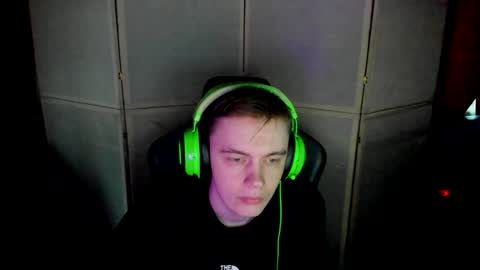 Snapshot of aron_neall chatting on January 23, 2025, 7:32 am biggest penis online show from January 23, 2025, 7:32 am