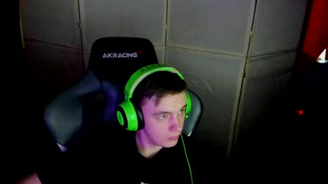 Snapshot of aron_neall chatting on January 23, 2025, 10:43 am biggest penis online show from January 23, 2025, 10:43 am