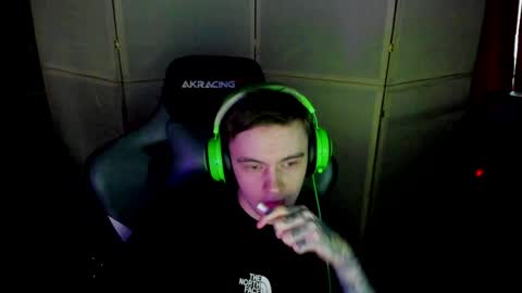 Snapshot of aron_neall chatting on January 30, 2025, 8:32 am biggest penis online show from January 30, 2025, 8:32 am