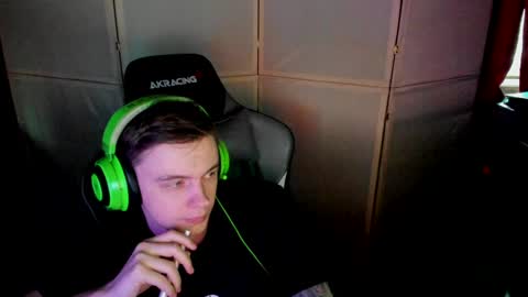 Snapshot of aron_neall chatting on January 31, 2025, 9:16 am biggest penis online show from January 31, 2025, 9:16 am