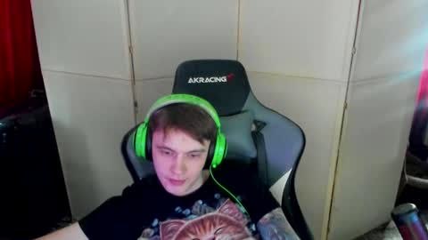 Snapshot of aron_neall chatting on February 21, 2025, 7:45 am biggest penis online show from February 21, 2025, 7:45 am