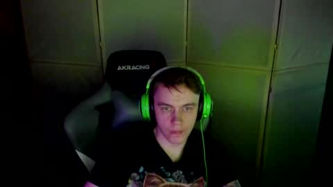 Snapshot of aron_neall chatting on February 25, 2025, 3:52 am biggest penis online show from February 25, 2025, 3:52 am