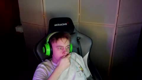 Snapshot of aron_neall chatting on February 27, 2025, 5:56 am biggest penis online show from February 27, 2025, 5:56 am