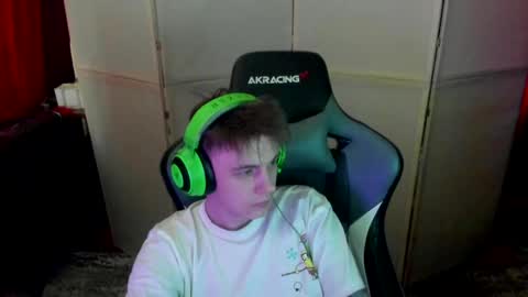 Snapshot of aron_neall chatting on February 27, 2025, 9:00 am biggest penis online show from February 27, 2025, 9:00 am