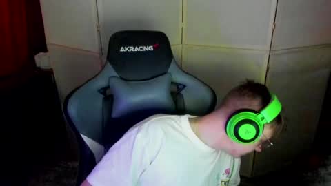 Snapshot of aron_neall chatting on February 28, 2025, 8:20 am biggest penis online show from February 28, 2025, 8:20 am