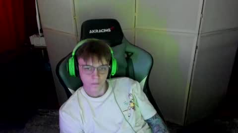 Snapshot of aron_neall chatting on March 5, 2025, 11:06 am biggest penis online show from March 5, 2025, 11:06 am