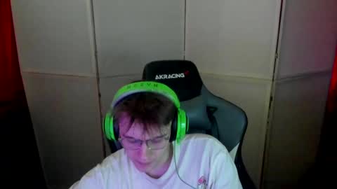 Snapshot of aron_neall chatting on March 7, 2025, 6:57 am biggest penis online show from March 7, 2025, 6:57 am