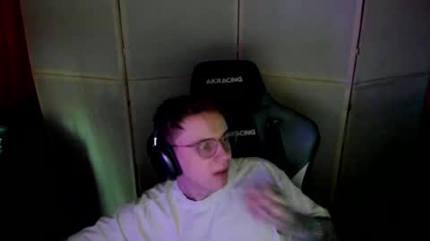 Snapshot of aron_neall chatting on March 12, 2025, 2:01 pm biggest penis online show from March 12, 2025, 2:01 pm