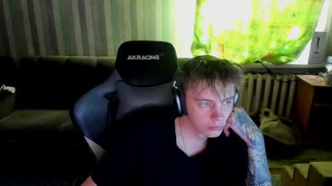 Snapshot of aron_neall chatting on October 9, 2025, 6:33 am biggest penis online show from October 9, 2025, 6:33 am