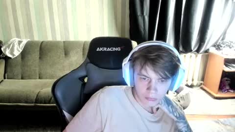 Snapshot of aron_neall chatting on December 18, 2025, 6:52 am biggest penis online show from December 18, 2025, 6:52 am