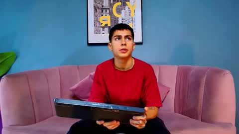 aron_pulse online show from February 2, 2026, 1:21 pm