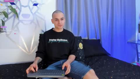 Snapshot of aron_santoro1 chatting on January 15, 2025, 3:54 am Aron Santoro online show from January 15, 2025, 3:54 am