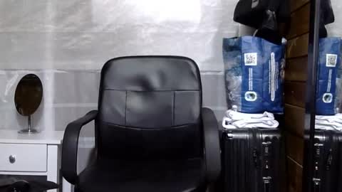 Snapshot of arongfranco chatting on October 27, 2025, 5:39 pm Aron G Franco online show from October 27, 2025, 5:39 pm