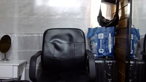 Snapshot of arongfranco chatting on November 19, 2025, 3:34 pm Aron G Franco online show from November 19, 2025, 3:34 pm