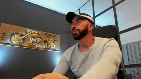 AronGrant online show from September 19, 2025, 9:54 am