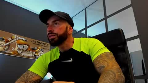 AronGrant online show from June 25, 2026, 9:03 am