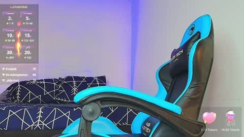 Snapshot of arontroy_wi chatting on January 9, 2025, 12:30 pm noah and ivy online show from January 9, 2025, 12:30 pm