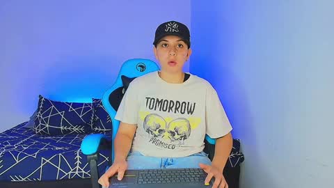 Snapshot of arontroy_wi chatting on January 9, 2025, 10:09 pm noah and ivy online show from January 9, 2025, 10:09 pm